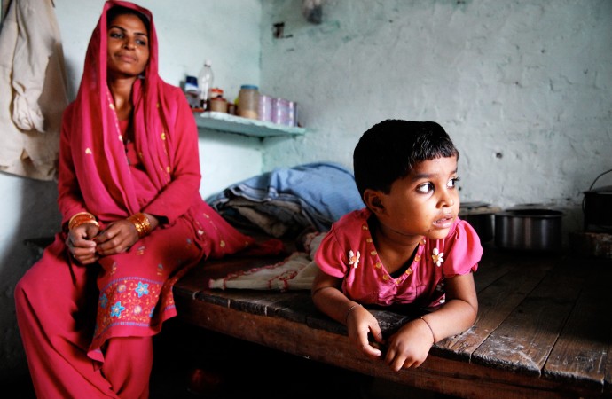 Two million slum children die every year as India booms